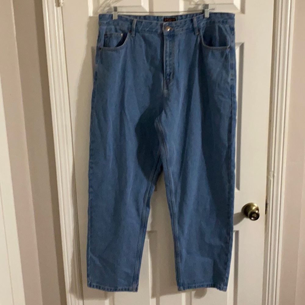 Cross and Winsor  men’s jeans light wash relaxed fit